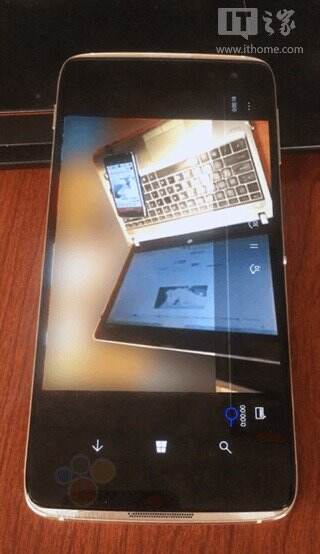 疑似阿尔卡特Alcatel Idol 4s with Win10真机照首曝2.jpg